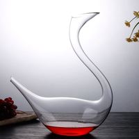 XC Glass ware Hot Selling Dreieckige Pyramiden form Mund geblasen Rotwein glas Dekan ter Für Hotel Restaurant Fest