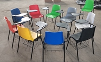 Table de cantine scolaire populaire en plastique PP et métal avec chaise noire et bureau d'écriture intégré pour étudiant