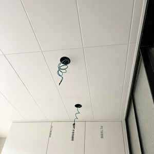 Techo <span class=keywords><strong>Acústico</strong></span> Cuadrado de Aluminio Perforado de 600x600, Ignífugo, Aislante Térmico, para Uso Comercial, Doméstico, Hospitalario, Metal Artístico - Product Image 1
