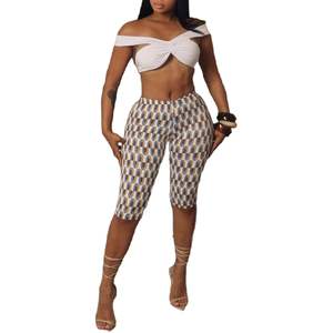 ชุดเซ็ต 2 ชิ้นสำหรับผู้หญิง รุ่นคัสตอม 2026 เสื้อครอปเปิดไหล่และกางเกงขายาวทรงคาปรี สไตล์ Y2K สำหรับงานปาร์ตี้และคลับแวร์ ฤดูใบไม้ผลิและฤดูร้อน เนื้อผ้าระบายอากาศได้ดี - Product Image 1