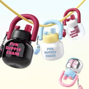 Grande Bouteille d'Eau Tendance en Plastique de 800 ml, Mignonne et Facile à Transporter, Idéale pour Hommes, Femmes et Étudiants, Convient pour Boissons Chaudes et Froides en Buvant Directement - Product Image 3