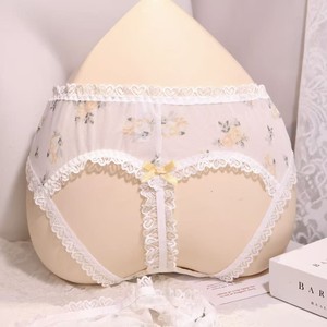 Culottes mignonnes de style japonais, en pur coton, avec entrejambe en maille florale transparente et fine, culottes triangulaires ajourées et adorables. - Product Image 2
