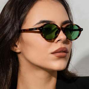 Gafas de Sol Redondas Punk Vintage 2025 con Logotipo Personalizado, Gafas de Sol Ovaladas con Marco Pequeño y Protección UV400 para Unisex - Product Image 3