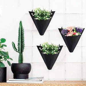 Maceta <span class=keywords><strong>Triangular</strong></span> no tejida negra moderna, bolsa colgante, nuevo colgante de pared interior para plantas de interior modernas, flor - Product Image 1