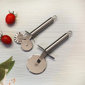 Alta calidad respetuoso con el medio ambiente grado alimenticio Premium 430 Acero inoxidable <span class=keywords><strong>Pizza</strong></span> cortador rueda hogar <span class=keywords><strong>Pizza</strong></span> cuchillo - Product Image 1
