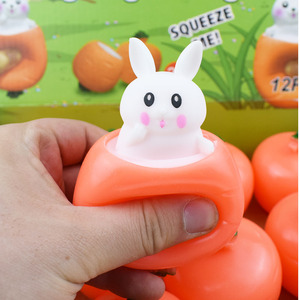 Jouet de décompression Lapin et Carottes en caoutchouc thermoplastique, balle rebondissante à presser pour le développement de l'intelligence en extérieur - Product Image 4
