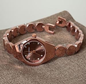 Relojes de Cuarzo Populares de Fábrica para Mujer, Pulseras de Acero Inoxidable, Diseño Pequeño a Prueba de Agua, Ventana de Cristal con Esfera y Agujas - Product Image 3