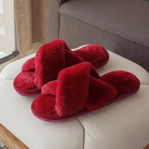 Chaussons tendance pour femmes, à bout ouvert, en fourrure moelleuse, en peluche, chaussures d'intérieur colorées pour l'hiver - Product Image 3