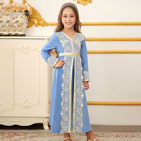 Robe longue pour filles musulmanes avec dentelle et perles, abaya brodée modeste en polyester, kaftan pour le Moyen-Orient