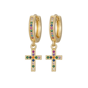 Boucles d'oreilles rondes papillon plaqué or 14K Bijoux à lumière diffuse du soleil Boucles d'oreilles en laiton avec revêtement en or pour femme - Product Image 5