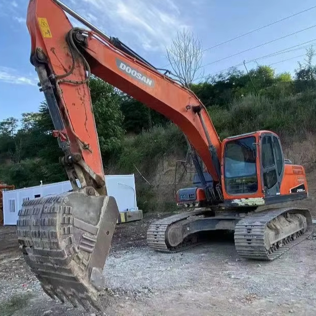 Централизованные сервисные точки DOOSAN DX225LC Подержанный 22-тонный экскаватор, пригодный для использования в ремонте дома, в наличии