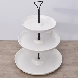 중국 세라믹 제조 업체 도매 하이 퀄리티 연회 결혼식 라운드 철 랙 3 레이어 케이크 화이트 세라믹 접시
