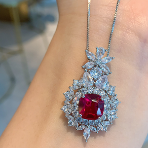 Collier en pierres précieuses colorées, cristal, rubis, fleur ; collier vintage en jade sculpté - Product Image 2