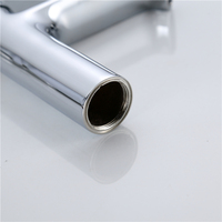 Corps en laiton de marque VARTE de 675g avec mitigeur à main en alliage de zinc