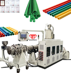 Extrudeuse de tuyaux PPR avec des couvercles d'isolation thermique sur <span class=keywords><strong>le</strong></span> barillet et la tête d'extrusion pour réduire la perte de chaleur - Product Image 1