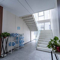 Maison Conteneur Modulaire Préfabriquée - Design Moderne, Installation Rapide, Faible Coût, Combinaison Flexible pour Bureau, Café, Magasin