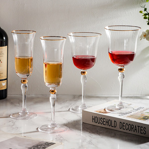 Achats en gros <span class=keywords><strong>Verres</strong></span> <span class=keywords><strong>à</strong></span> <span class=keywords><strong>vin</strong></span> côtelés en cristal de luxe faits <span class=keywords><strong>à</strong></span> la main <span class=keywords><strong>Verres</strong></span> <span class=keywords><strong>à</strong></span> <span class=keywords><strong>vin</strong></span> vintage côtelés <span class=keywords><strong>à</strong></span> bord doré - Product Image 1