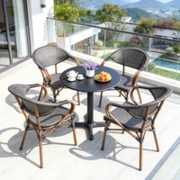 Ensemble de table et de chaises de bistrot de jardin en rotin moderne haut de gamme, imperméable et résistant au soleil