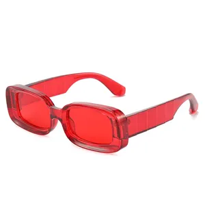 Nieuw Ontworpen 2024 Modeontwerper Rood Frame Trendy Zonnebril Uv400 Beschermen Vrouwen Pc Zonnebril