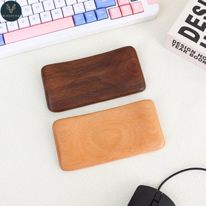 Repose-poignets ergonomique en bois de <span class=keywords><strong>noyer</strong></span> <span class=keywords><strong>massif</strong></span> et hêtre poli, support de souris de luxe, organiseur de bureau artisanal - Product Image 1