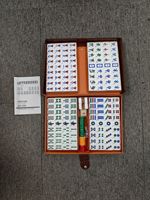 Luxuriöses Cyanblau-Rosa Amerikanisches Jüdisches Mahjong-Set, 4-Schichtige Acryl-Steine, 160 Steine für Hochwertige Gesellschaftsclubs und Moderne Kunst