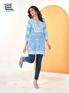 Kurti et jean en rayonne de 14 kg au design attrayant pour le bureau et les tenues décontractées, kurtis pour femmes disponibles chez le fournisseur en gros - Product Image 6