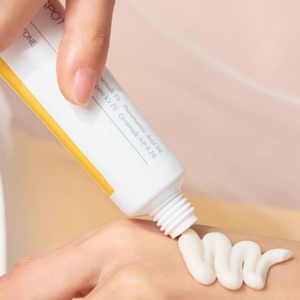 Celilmex Acide Tranminique Nicotinamide <span class=keywords><strong>Crème</strong></span> Visage 35ml Anti-rides, Anti-taches, Raffermissant, Réparateur, Hydratant - Product Image 2