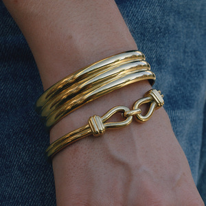 Brazalete y Anillo Unisex <span class=keywords><strong>Ilona</strong></span> Fashion, Geométrico, Chapado en Oro de 18k, Acero Inoxidable, Resistente a la Decoloración, Ligero, con Cierre - Product Image 2