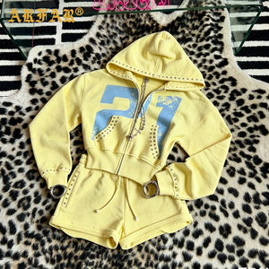 Tuta in Felpa Francese con Logo Personalizzato <span class=keywords><strong>per</strong></span> Donne, Felpa Corta con Zip e Borchie Stile Y2k e Pantaloncini, <span class=keywords><strong>Abbigliamento</strong></span> Streetwear Femminile - Product Image 1