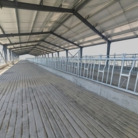 Enclos à bétail personnalisé de qualité supérieure, résistant aux UV, avec revêtement anti-coupure pour le cou des bovins, modèle Bull Slash Pillory Cow Bed