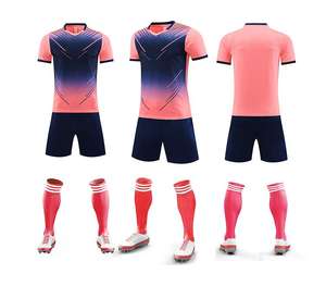 2024 Nieuwe Design Trending Voetbaltenues voor Jongens en Volwassenen, Volledige Set, Op Maat Gemaakte Voetbaluniformen, Lichtgewicht Voetbalshirt Set - Product Image 5