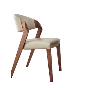Chaise <span class=keywords><strong>de</strong></span> salle à manger rembourrée en cuir souple <span class=keywords><strong>de</strong></span> haute qualité, structure en <span class=keywords><strong>bois</strong></span> massif, design moderne, imperméable, écologique, pour la maison et le bureau - Product Image 2