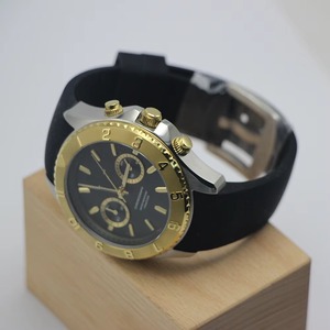 Reloj Cronógrafo de Cuarzo con Manecillas Brillantes, Bisel Dentado Amarillo, Correa de Silicona Amarilla Suave con Ranuras, Deportivo, Resistente al Agua 5BAR - Product Image 4