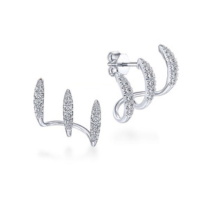 Orecchini a clip curvi minimalisti da donna, design unico a tre griffe, eleganti gioielli per l'uso quotidiano - Product Image 1