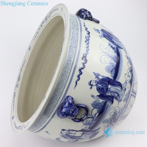 Pot de fleurs grand modèle RZFH22 bleu et blanc peint à la main avec motif des Huit Immortels traversant la mer et tête de lion - Product Image 4