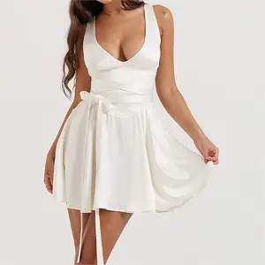 Yaz fantezi tasarım katı v boyun sling dize donatılmış seksi doğum günü mini elbiseler kadınlar için vücut con elbise