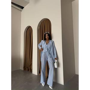 Veste en lin rayée bleue pour femmes - Product Image 1