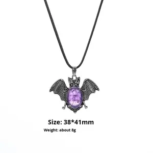 Collier à colonne hexagonale à pointe unique Halloween pour enfants avec pendentif en quartz rose améthyste naturelle et pendentif chauve-souris - Product Image 2