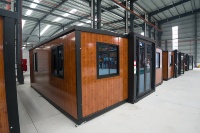 Maison conteneur extensible de 20 pieds en bois grain wengé jaune, vidéo, étanche, isolée, préfabriquée, pour usage extérieur toutes saisons