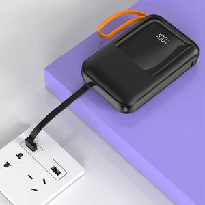 Banco de Energía de Alta Capacidad de 10000 mAh con Pantalla LED, Carga Rápida, Resistente al Agua, Portátil para Exteriores, Cable USB, Material Plástico, Salida de 22.5 W - Product Image 5