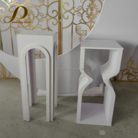 JINDA Nouveauté : Colonne carrée sculptée ajourée pour allée de mariage, table de desserts et décoration de vitrine