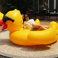 Rangée flottante gonflable de grande taille, canard jaune sur l'eau, Support de jeu personnalisé de l'usine de chine, vente en gros