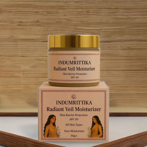 Indumrittika Radiant Veil, Crema Hidratante con SPF 30 para el Rostro, Protección UV e Hidratación, para una Piel Suave, Radiante y Luminosa, Uso Diario - Product Image 5
