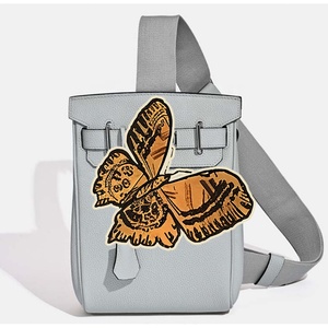 Nouveau Sac de Poitrine Unisexe Tendance Été 2026 <span class=keywords><strong>en</strong></span> <span class=keywords><strong>Cuir</strong></span> Véritable Haut de Gamme avec Boucle de Verrouillage et Large Bandoulière - Product Image 5