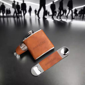 Set de Abrebotellas y Petaca Personalizados en Caja de Regalo para Padrinos de Boda, Regalo para el Padrino, Accesorios para Bebidas - Product Image 2