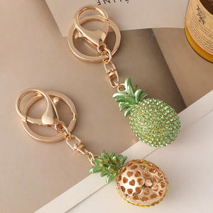 Llavero de Lujo con Forma de Piña 3D para Mujer, Estilo de Dibujos Animados, Incrustaciones de Cristal, Aleación con Pedrería, Colgante Ovalado de Moda - Product Image 4