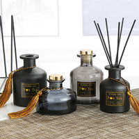 Bouteilles diffuseurs de parfum en verre noir mat de luxe 150 ml 200 ml pour grossistes, rechargeables, avec bouchon à vis et impression sérigraphiée