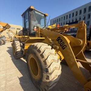 Chargeuse frontale Cat 938G d'occasion avec structure robuste et système hydraulique performant pour la manutention de matériaux lourds - Product Image 4