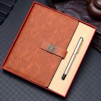 2025 estampage à chaud logo OEM livre de notes à couverture rigide personnalisé stylo et planificateur A5 Journal