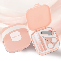 Kit de Soins des Ongles Portable pour Bébé 5-en-1 avec Étui de Rangement – Outils Sûrs pour Manucure et Nettoyage des Oreilles du Nouveau-né